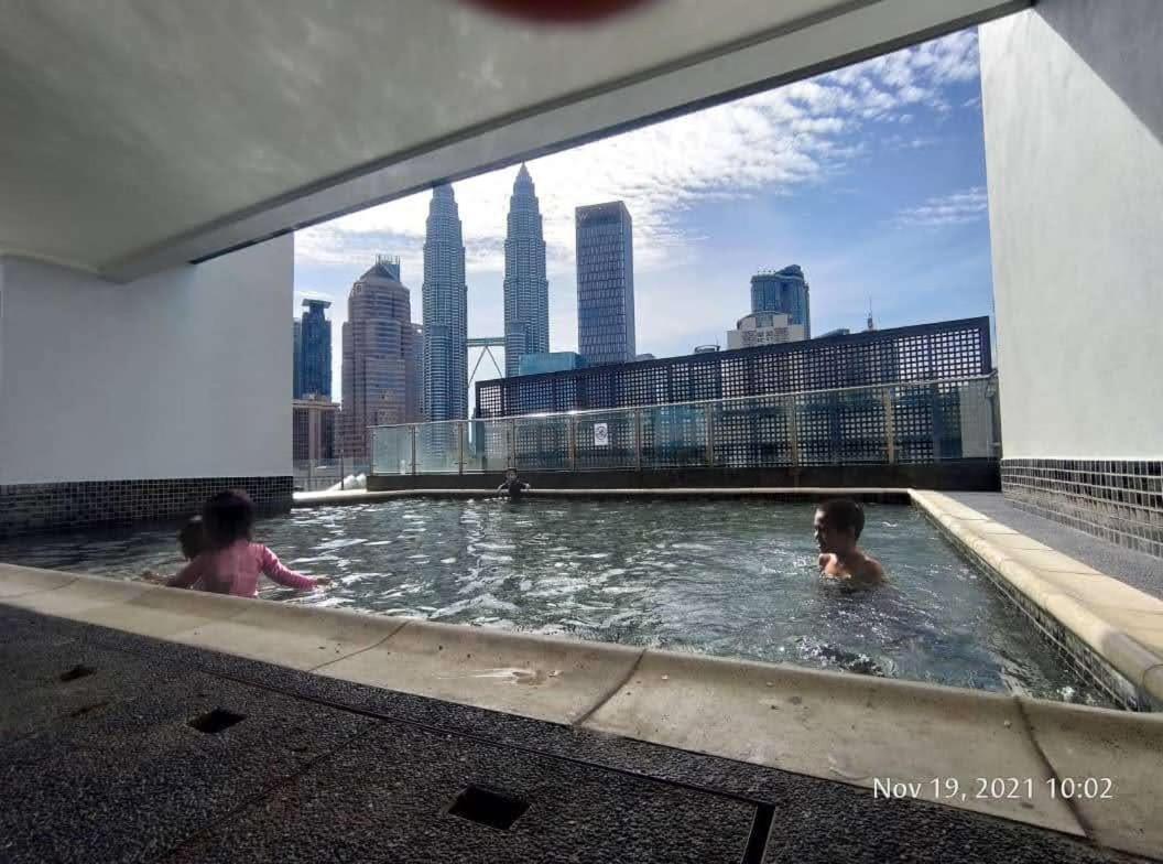 Klcc Legasi Direct View With A Superking Bed At A 3-Bedroom Premium Unit Kuala Lumpur Eksteriør billede